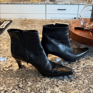 Coach Alexis Leather Pointed-Toe Ankle Booties size 9.5